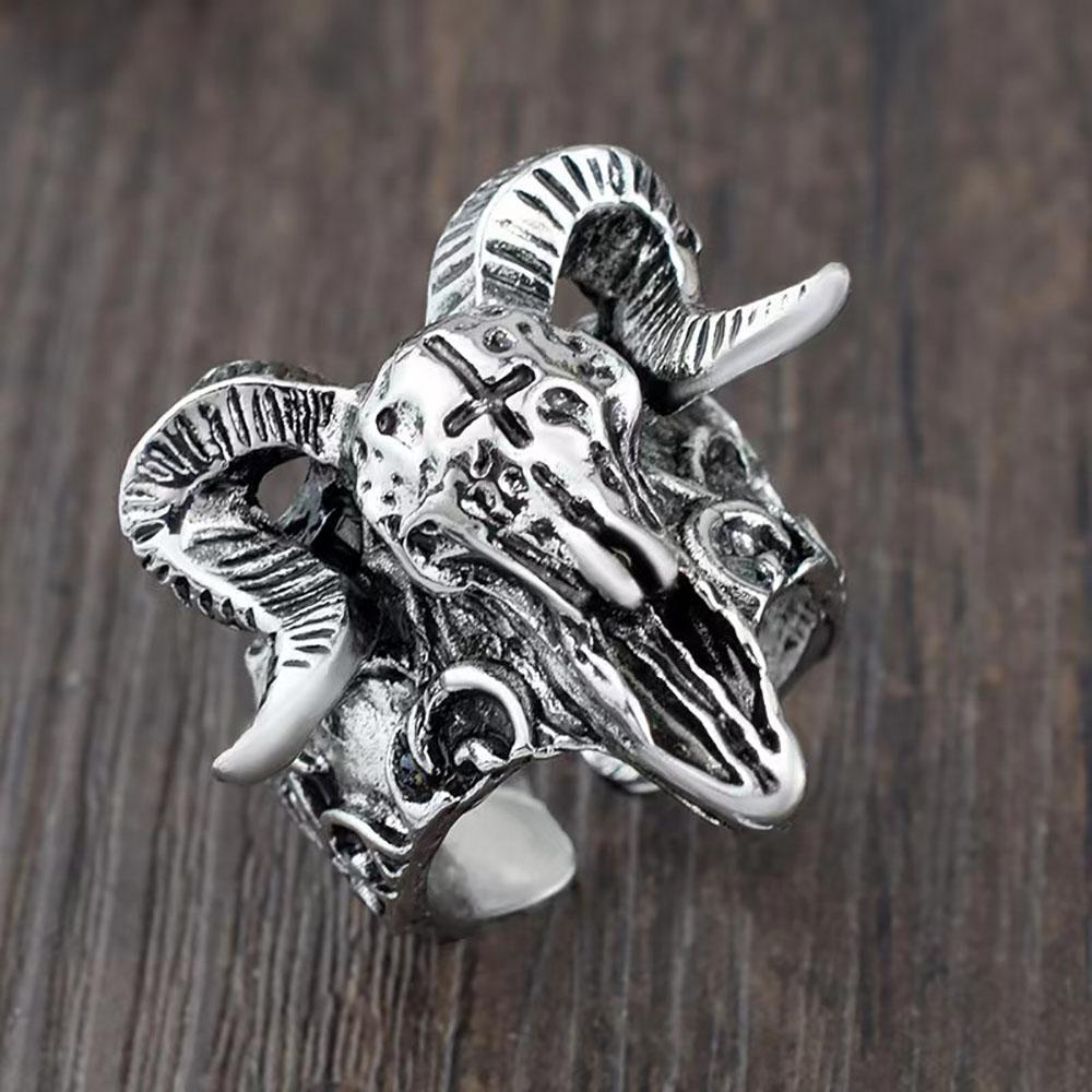 Stylish Silvery Goat Head Adjustable Ring For Men - Perfect For Everyday Wear