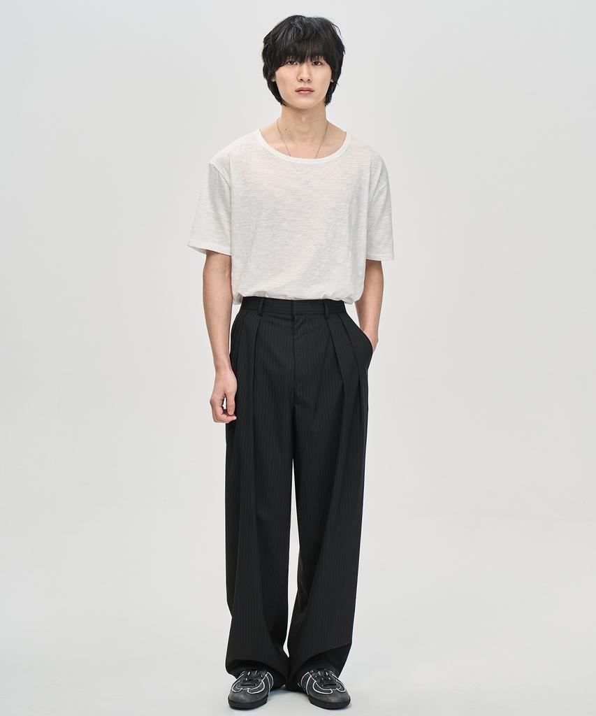 PRAIRIE Double-Pleat Pin Stripe Wide Slacks (Black)