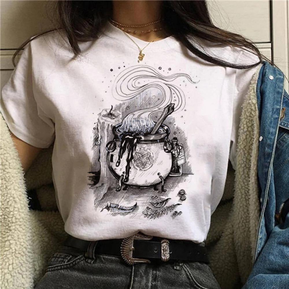 

Thick Thighs and Witch Vibes Print Tshirt Gothic Style Cat Design Casual Loose Tee for Women Magic Theme Daily Streetwear Top S