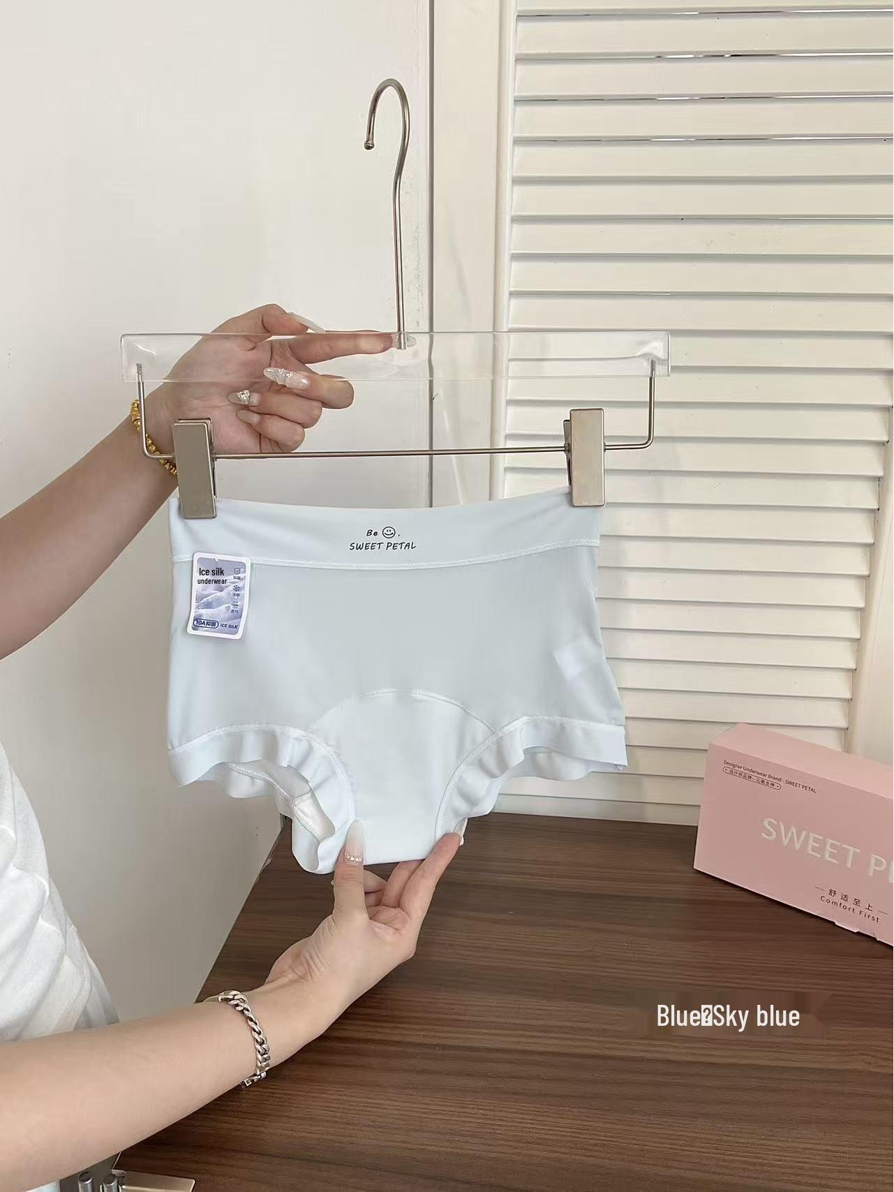 

Ourofeng Seamless Antibacterial Women s Ice Silk Underwear Gift Box - Breathable & Comfortable XL [110-130 lbs]