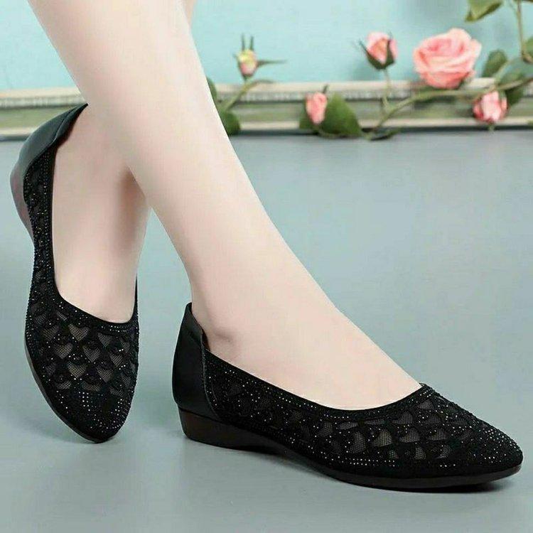 Women's Hollowed Mesh Sandals - 2025 Spring/Summer Fashionable Soft Sole Breathable Flats