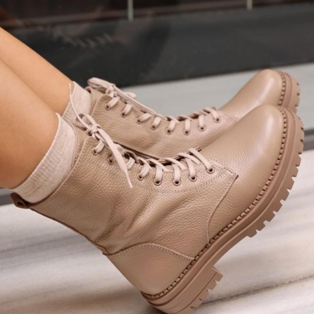 

Женские сапоги из натуральной кожи коричневого цвета Jaqueline на подошве 5 см