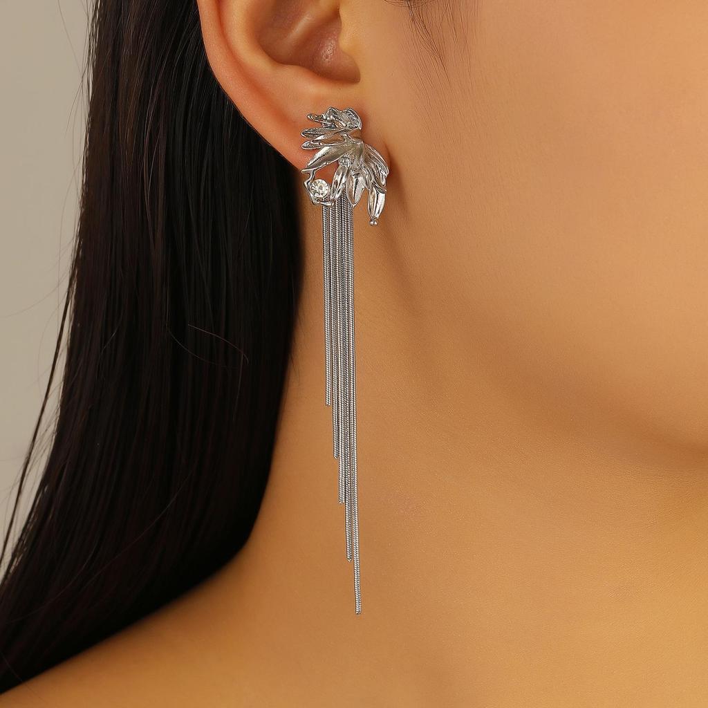 Luxury Flower Diamond Tassel Long Earrings: Elegant Alloy Leaf Design