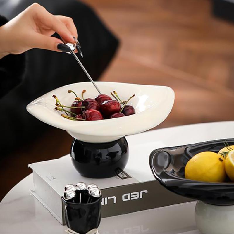 European Ceramic Fruit Bowl Delicate Drain Fruit Basket Household Irregular Candy Snacks Sundries Storage Tray Dried Fruit Box