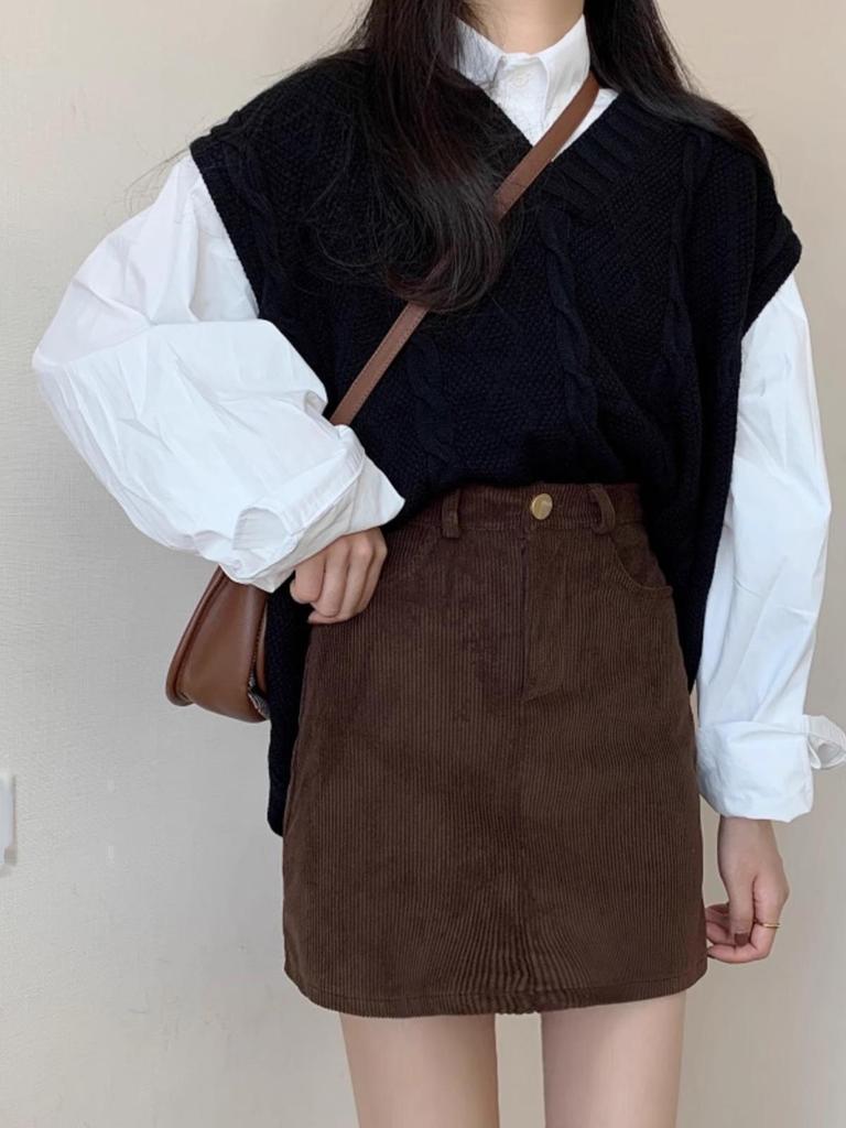 2026 Women's High-Waisted Corduroy A-Line Skirt: Slimming, Anti-Exposure Design for Autumn/Winter