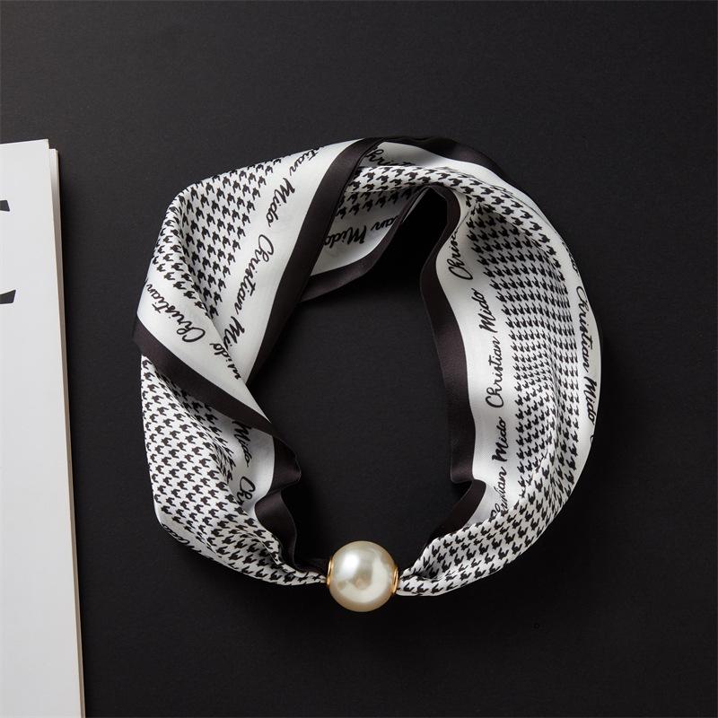 Magnetic Buckle Pearl Necklace with Silk Scarf – Fashionable, Versatile Spring/Summer Accessory for Women
