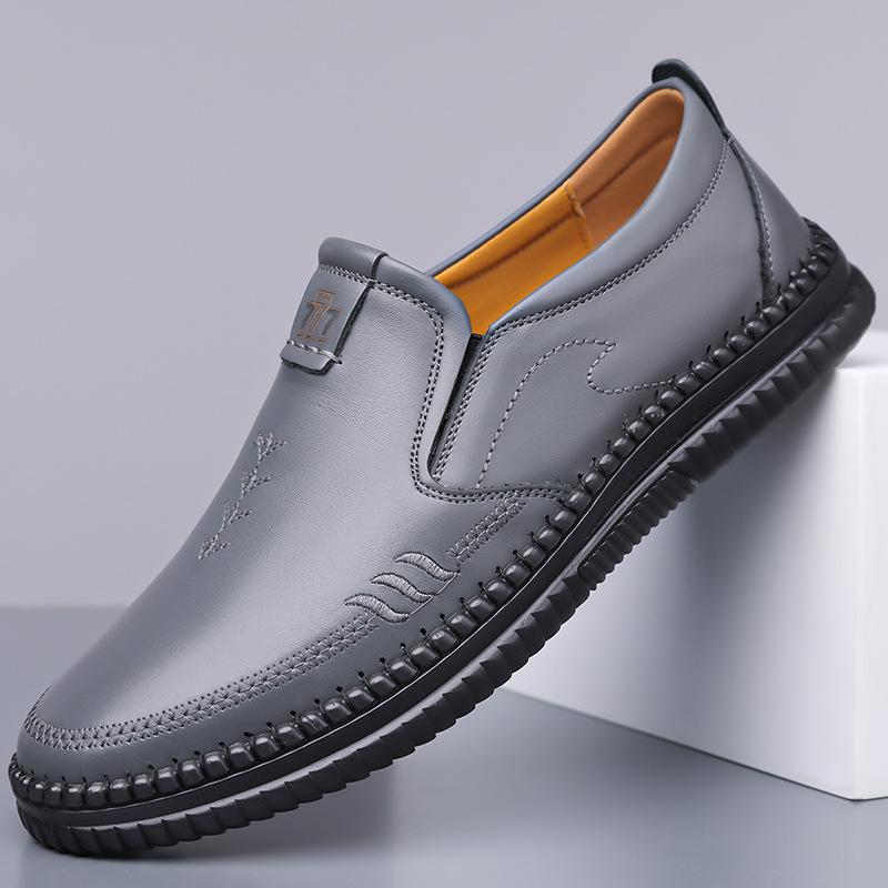 Fashion Solid Color New Designer Loafers Male Spring Autumn New Designer Cow Leather Shoes Man Soft Sole Light Fashion Casual Shoes Men