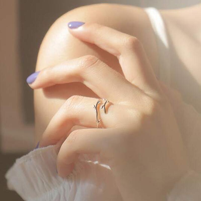 Huitan Modischer Blatt-Oliven-Design-Fingerring für Damen Metall Silberfarbe Offene Ringe Statement Damen-Accessoire Trendiger Schmuck