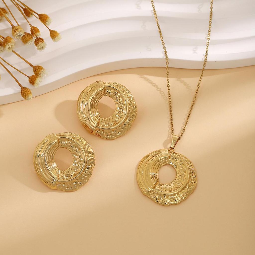 Exquisite Irregular Geometric Leaf Texture Jewelry Set: Love Earrings & Necklace
