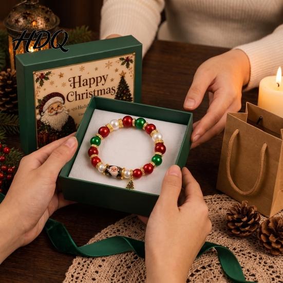 Red And Green Beaded Bracelets Christmas Bracelet with Alloy Tree Charm Santa Deer Stocking Center Bead for Women Elastic Bracelet Festive Jewelry