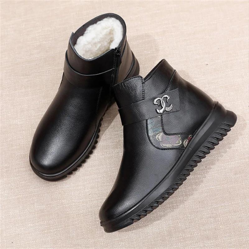 New Boots Women Genuine Leather Keep Warm Shoes Women Wool Ankle Boots Flat Casual Mother Waterproof Non-slip Booties