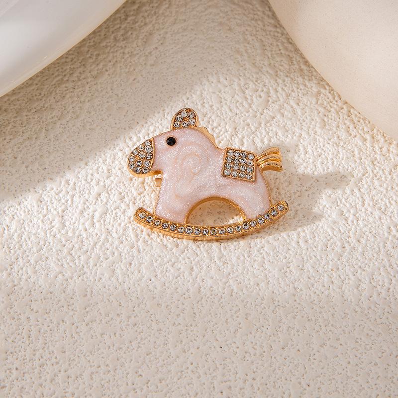 Successful Rocking Horse Brooch Cute Cute Pony Shape Badge Versatile Fashion Badge Pin With Accessories