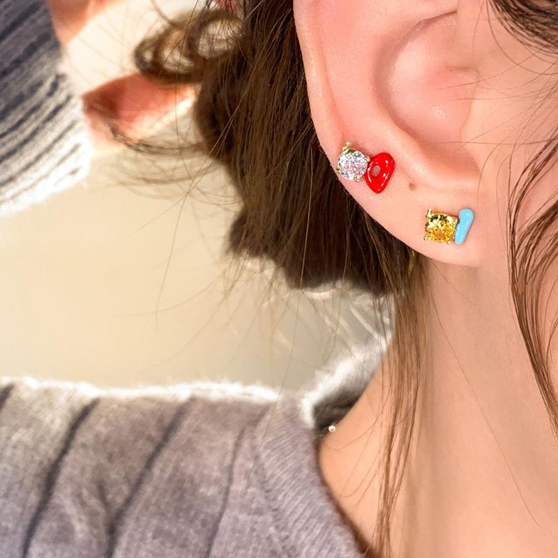 Asymmetrical Contrasting Color Dripping Oil Zircon Letter Stud Earrings For Women'S Summer Fresh And Fashionable Simple Temperament Versatile Earrings