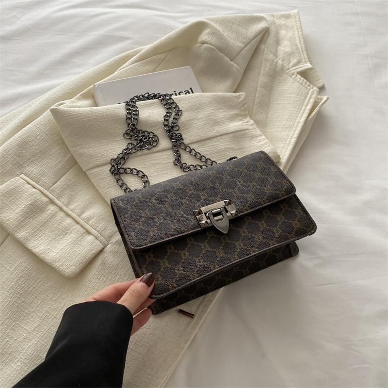 

Stylish Women s Small Square Handbag Chic Fashionable Tote Bag With Unique Design коричневый