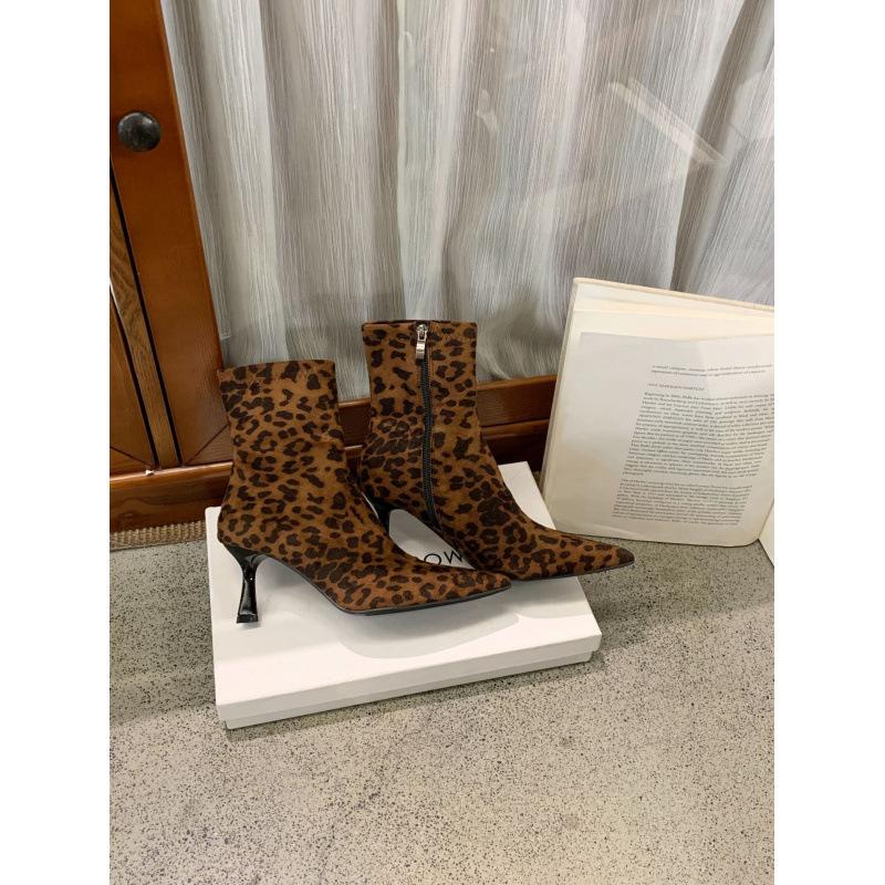 

Hong Kong 2025 new retro foreign style Merad thin middle heel elastic thin suede knight pointed short boots women 39 леопардовый