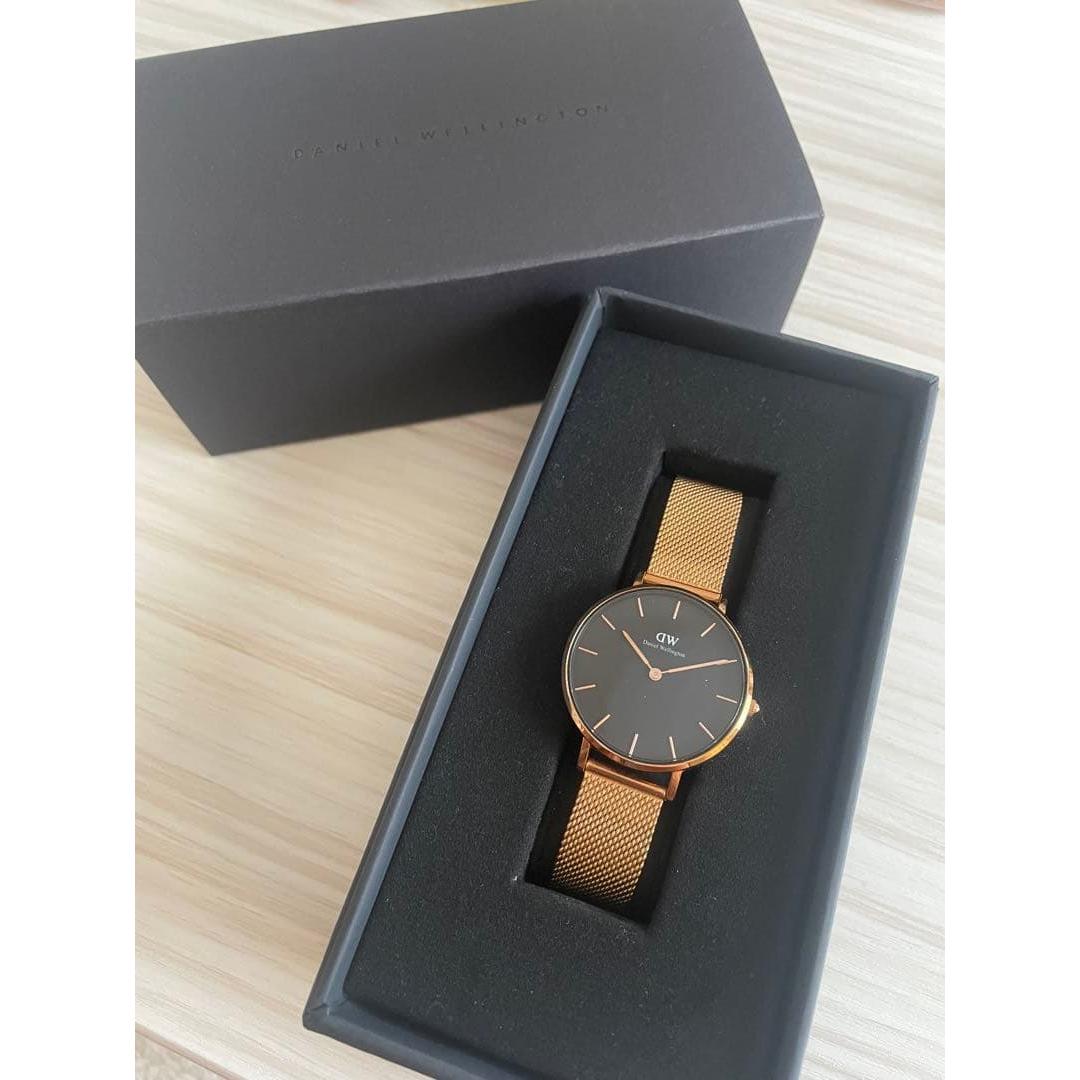 Used Daniel Wellington Black Gold Mesh Watch (with box)
