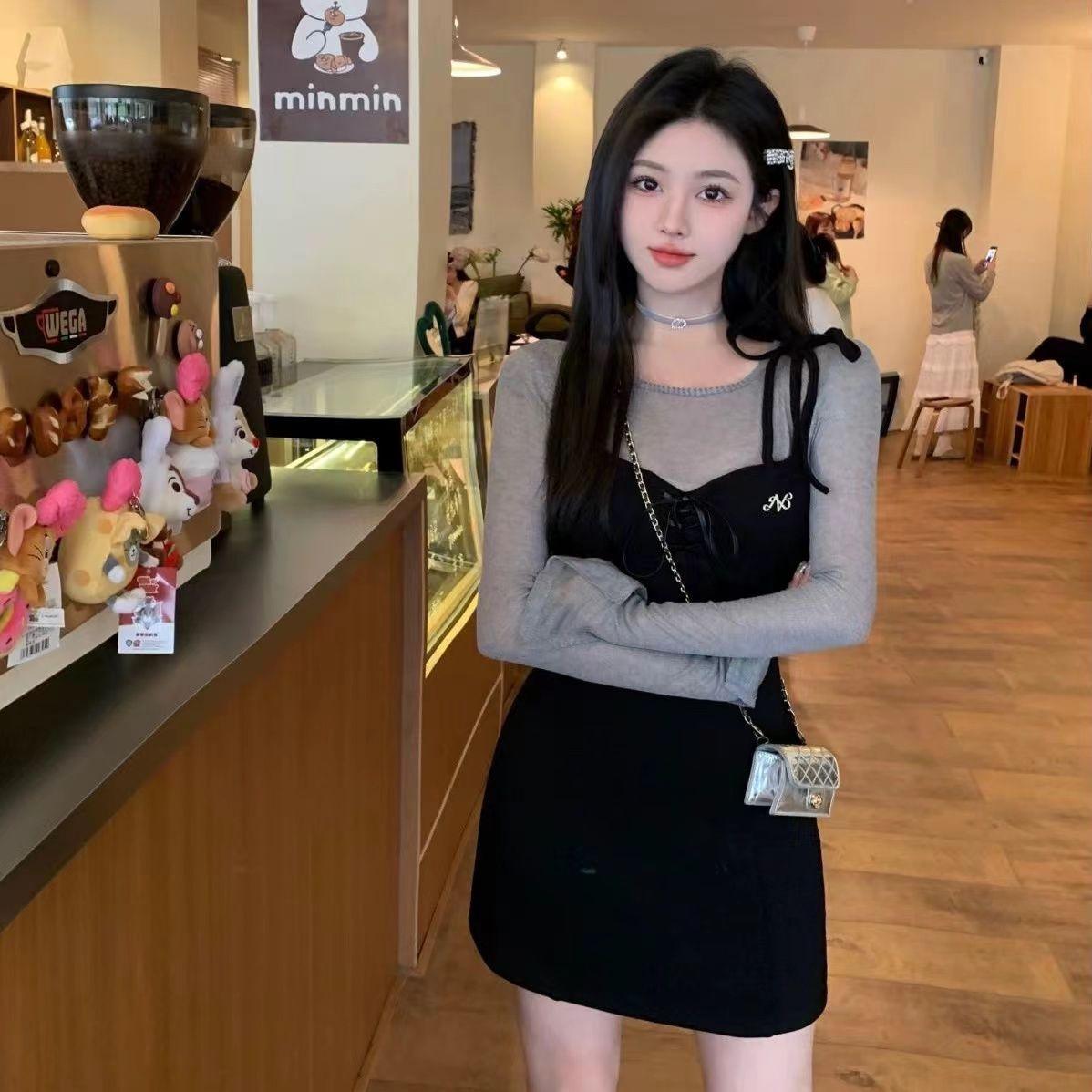 

Комплект из двух предметов: черный камзол и длинное платье в стиле Хепберн для миниатюрных женщин - Осень 2024 XL