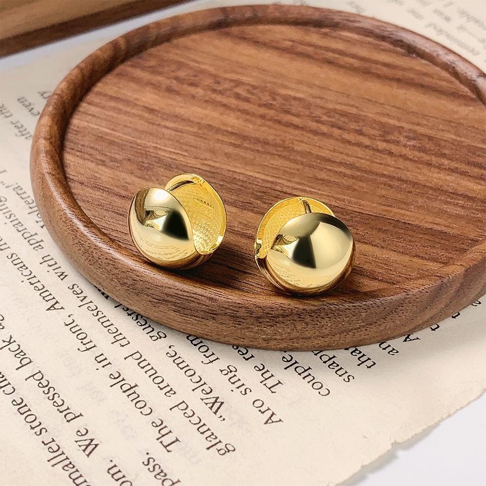 2026 Round Ball Smooth Ear Buckle Simple Niche Designer Versatile Earrings