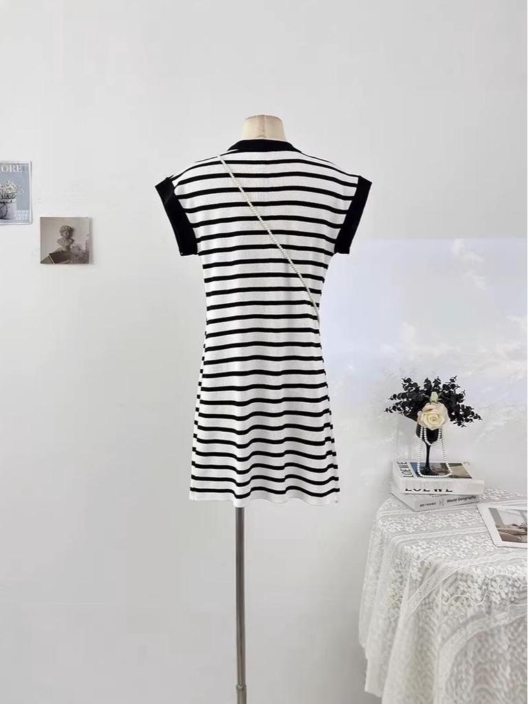 Korean Color Block Striped Round Neck Bodycon Dress - Women's Casual Slim Fit, Spring/Summer 2026