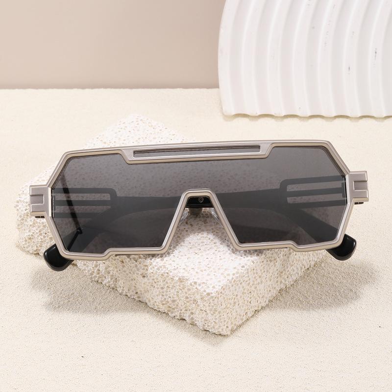 Steampunk Sun Glasses for Man European American Vintage Style For Men Sun Glasses High Quality UV Ray Blocking Sun Glasses Male