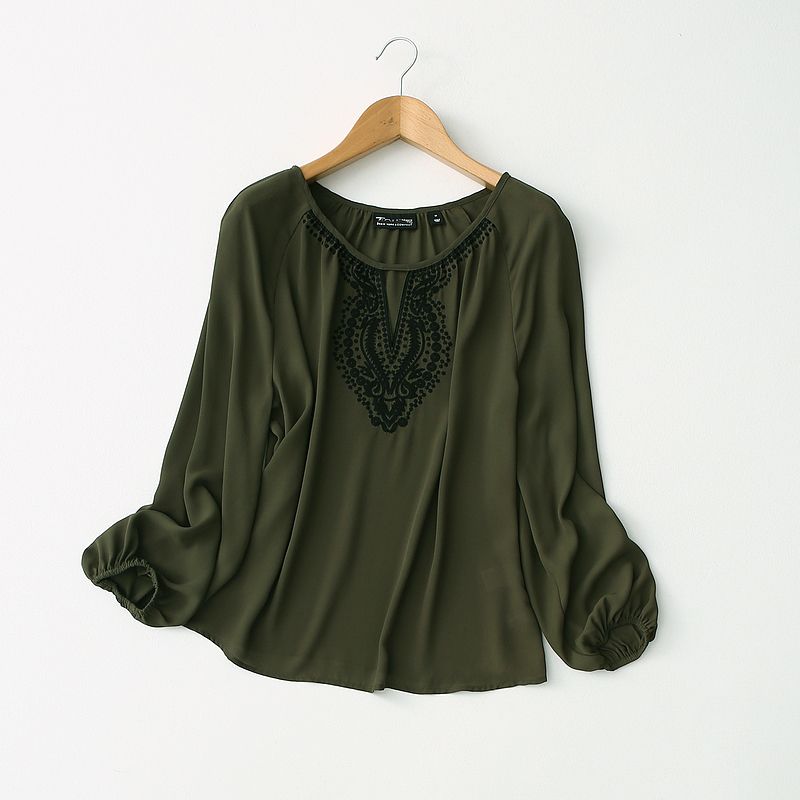

Foreign Trade Export Plus size women clothing V-neck Hollowed out Ethnic Embroidery Loose Slimming Chiffon Shirt Spring Pullover Shirts Green L