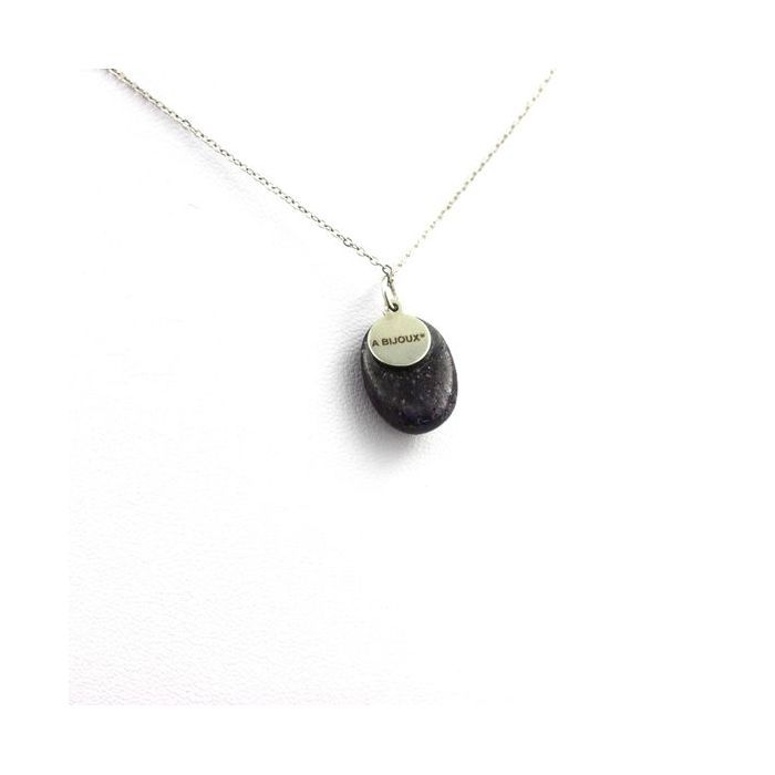 Pierres et Minéraux. Collier Saphir. 18.26 ct. Afrique.