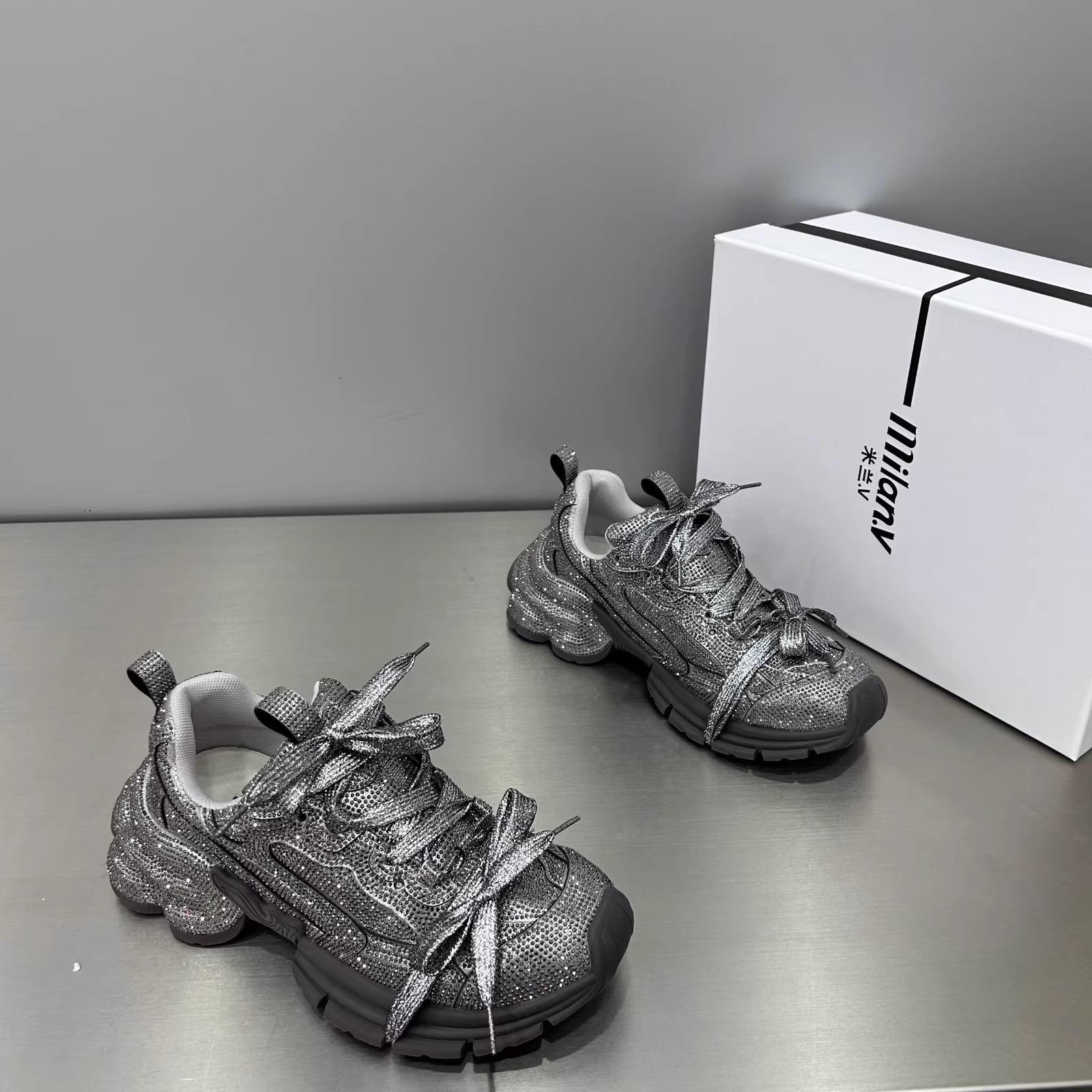 

2025 spring Internet celebrities with the same trend high luxury crystal haute couture versatile niche four seasons explosion sports dad shoes 35