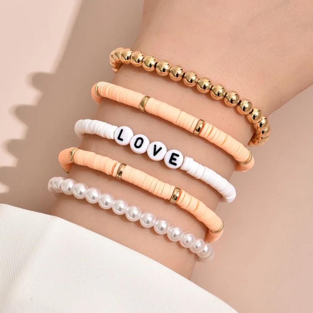 Set di Braccialetti Impilabili Arcobaleno Bohemien per Donna Ciondolo a Forma di Cuore Argilla Morbida Ceramica Perline Stratificate Catena Braccialetto Gioielli Boho Femminili