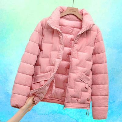 Cappotti corti alla moda e larghi per le donne, abbigliamento da pane spesso e caldo