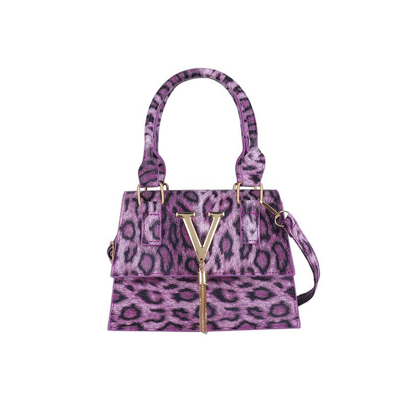 Chic Leopard Print Handbag For Women With Stylish Shoulder Strap And Modern Design
