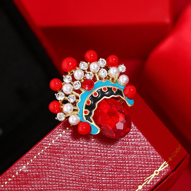 Creative Peking Opera Facebook Antique Brooch Female Knife Ma Dan Personality Pin Ornament Brooch Retro Exquisite Accessories Tide