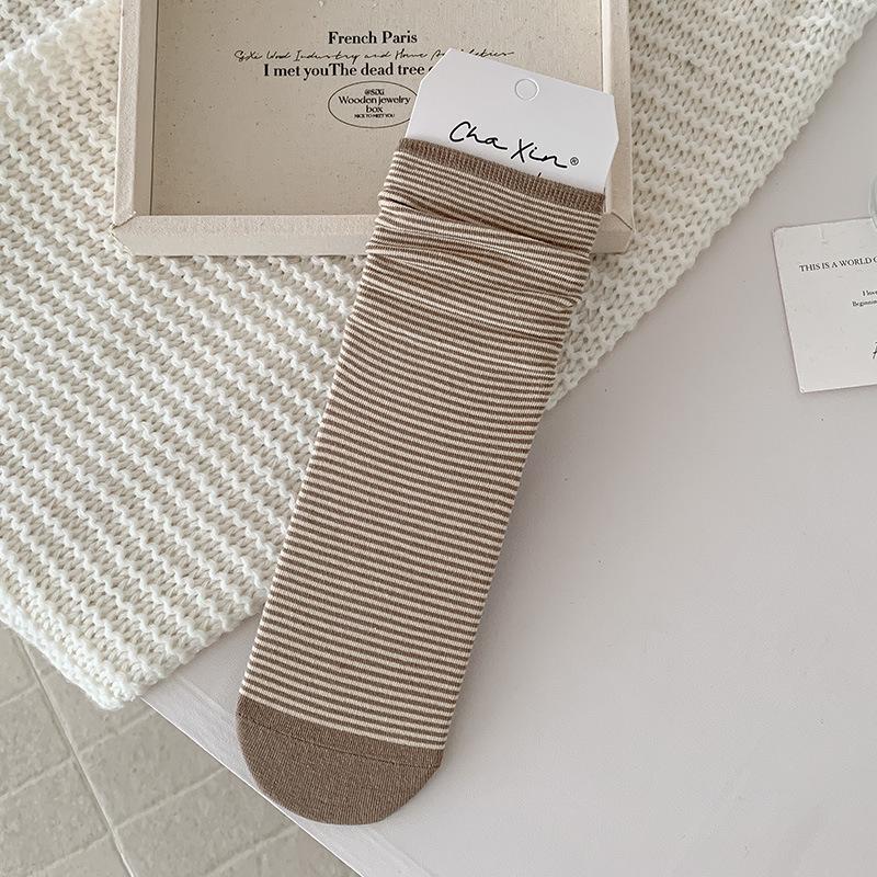 

Japanese-Style Striped Slouch Socks for Women: Versatile Spring/Autumn Commuter Look, Perfect with Birkenstocks, Ideal for Students and Girls. One Size хакі