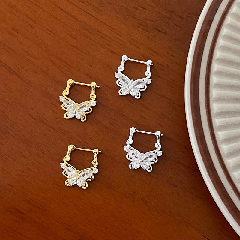French Butterfly Zircon Ear Buckle Women'S Retro Hollow Short Earrings Personalized Street Shot Cold Wind Light Luxury Temperament Earrings