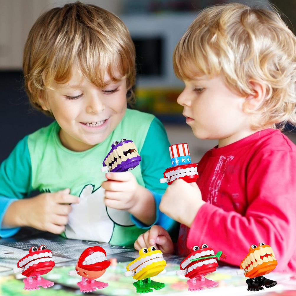 7Pcs Chattering Teeth Wind Up Toy Walking Teeth Novelty Gags Joke Toys Halloween Christmas Party Desktop Decoration Gifts