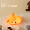 Nachtlicht „Rosa Fuchs“ mit weichem Silikon-Touch-System, 2-stufig dimmbar, wiederaufladbar, Waldmotiv, Kinderzimmerdeko