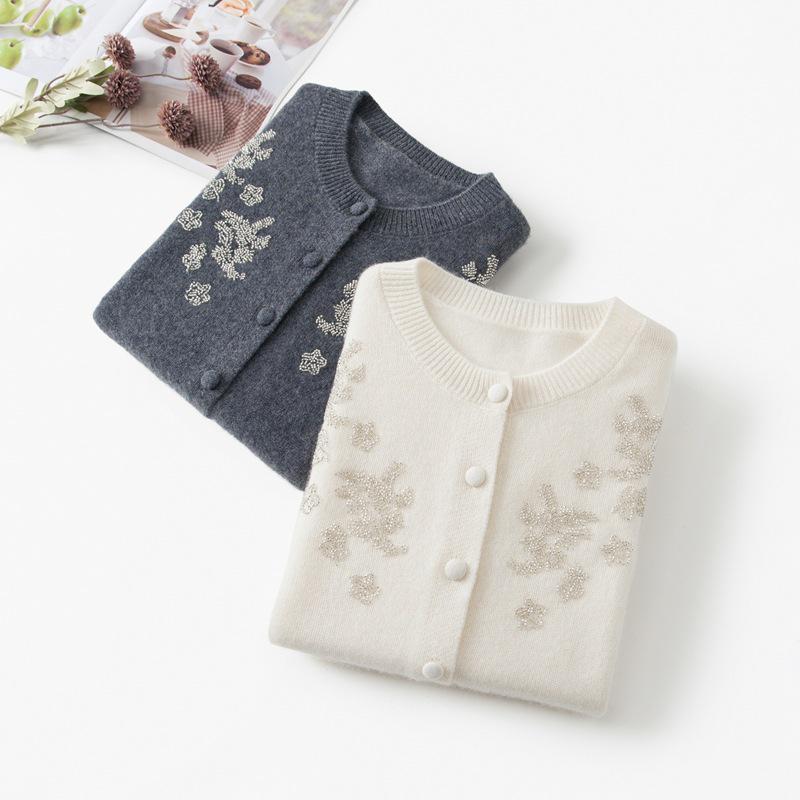 Γυναικεία Χοντρή Κασμιρέ Ζακέτα με Κλείσιμο με Κουμπιά, Χειροποίητες Χάντρες και Κεντημένες Λεπτομέρειες