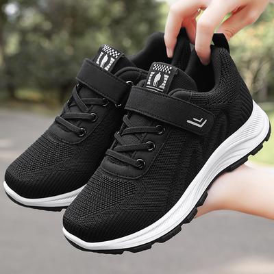 Frühling neue Außenhandel Mittelalter und ältere Outdoor Weichsohlen Sportschuhe und Freizeitschuhe Damenschuhe Fliegenstrick Laufschuhe Reiseschuhe