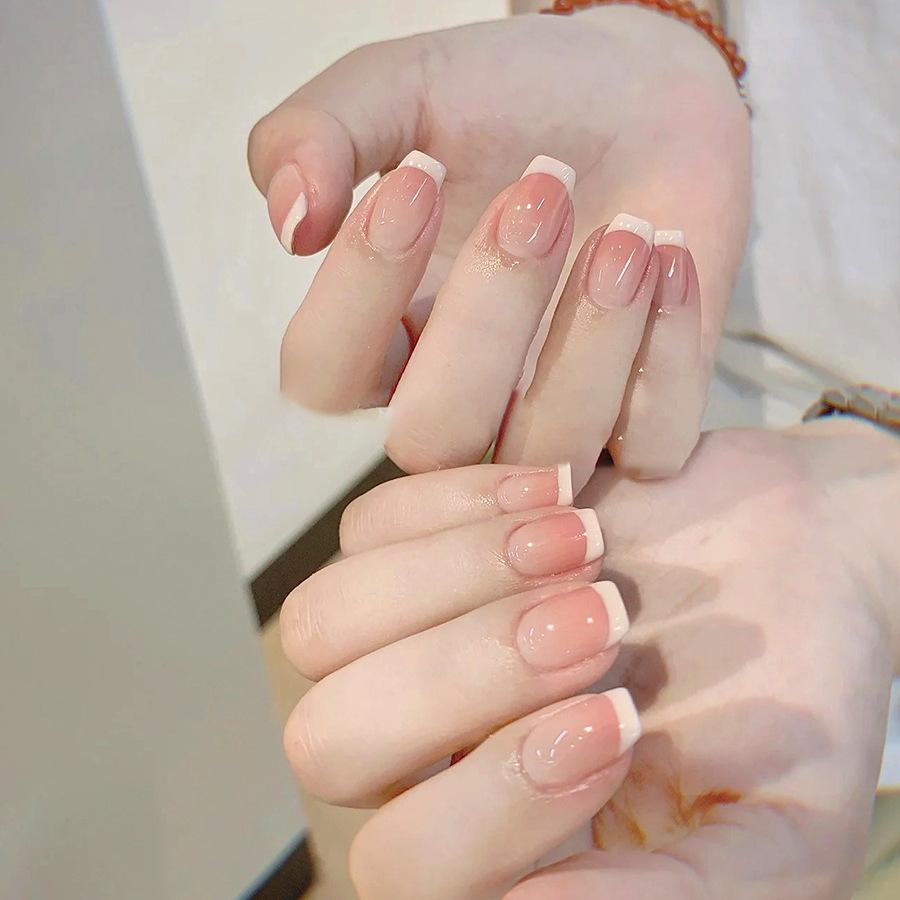 10 Stück Weiße French Tip Hellrosa Press-On-Nägel Kurz Quadratisch Glänzend Full Cover Falsche Nägel Für Damen Und Mädchen