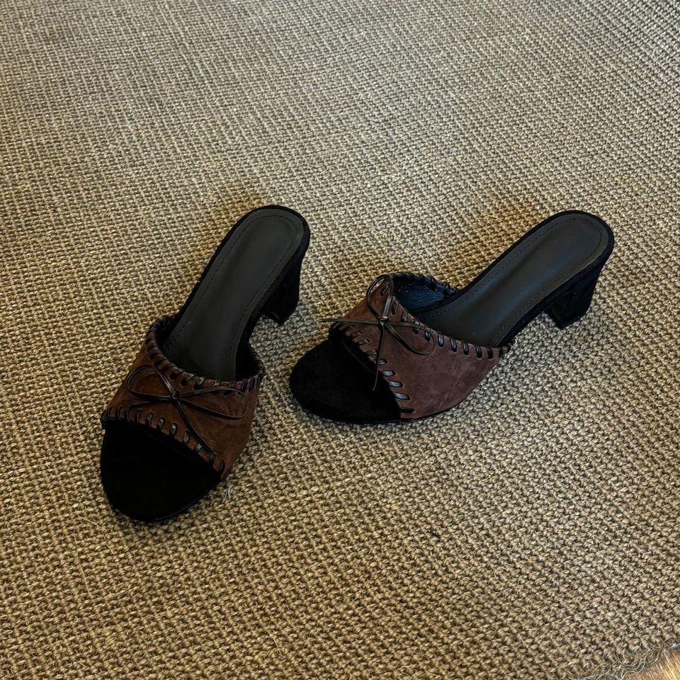 

Retro bow high-heeled woven one-word cool slippers open-toed thick heel French temperament super foreign style slippers outside wear 40