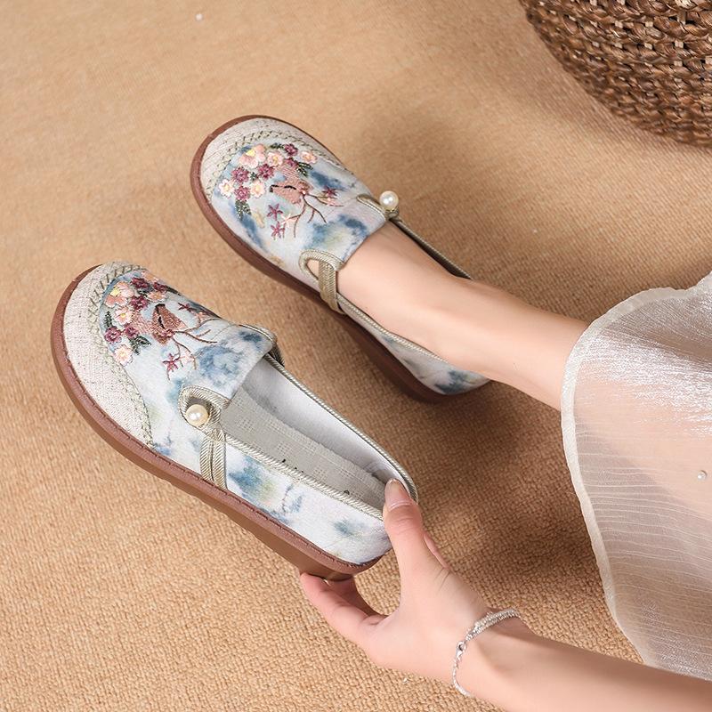 Spring new cloth shoes women's embroidered shoes women's one-pedal flat shoes versatile casual shoes breathable single shoes