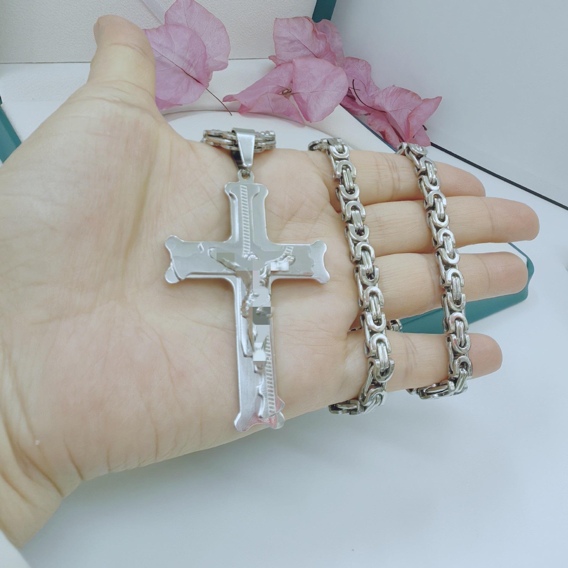 2026 European and American Fashion Trend Personalized Men s Cross Pendant 55CM