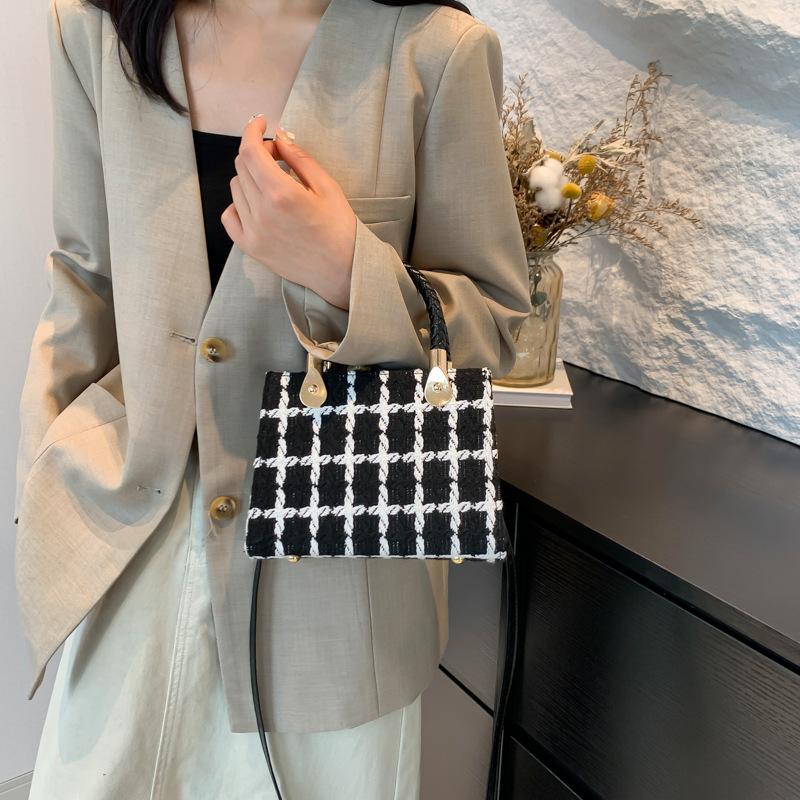 Versatile Plaid Square Shoulder Bags for Women Minimalist Ladies Adjustable Crossbody Bag Textured Female Purse Phone Handbags