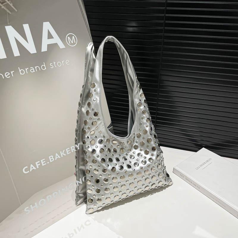 New Summer Rivet Shoulder Bag2026 Brand Fashi High-end Quality Leather Versatile Cool Solid Color Commuter Bucket Underarm Bag