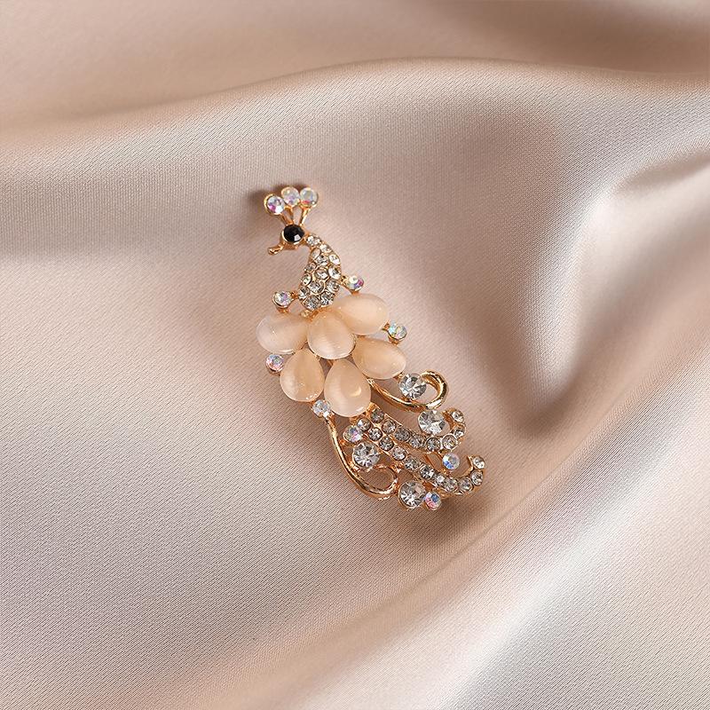 Alloy Peacock Brooch, Women's High-end, Light Luxury Water Diamond Flower Pin, Elegant Suit Coat Accessory
