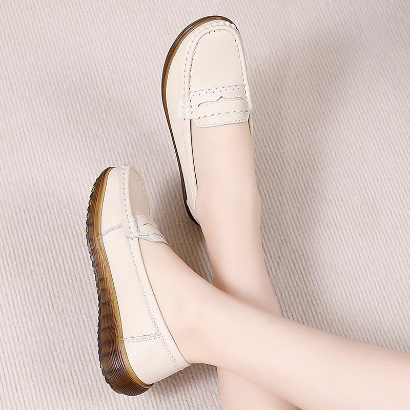 Women's Moccasins Casual Slip on Loafers Lady Summer Breathable Minimalist Flats Soft Walking Shoes for Mother