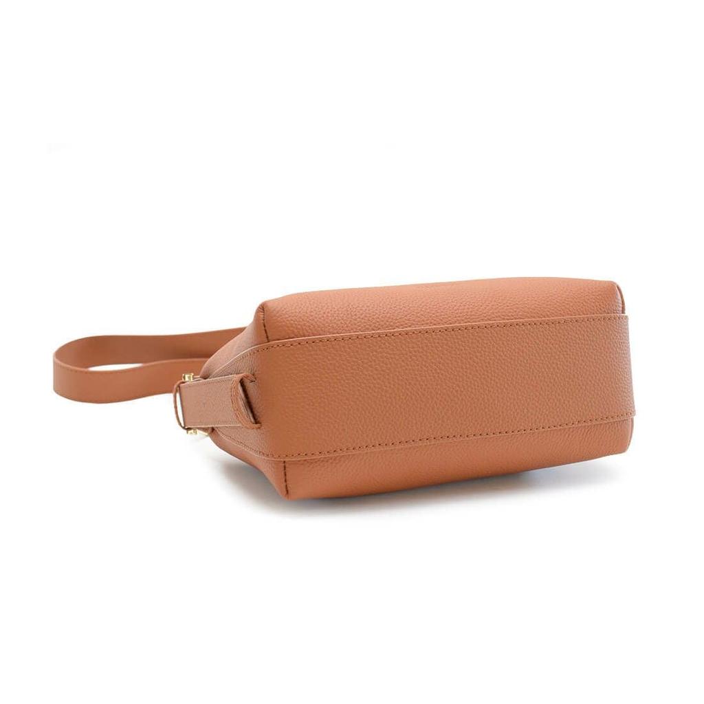 Cowhide Leather Bag with Metal Shrink Taupe [Barcos] Pochette/Shoulder Fittings, Leather,