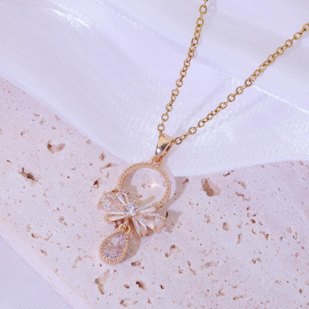 Simple Hollow Bow Water Drops Pendant Necklaces for Women Fashion Zirconia Necklace Wedding Party Jewelry Accessories