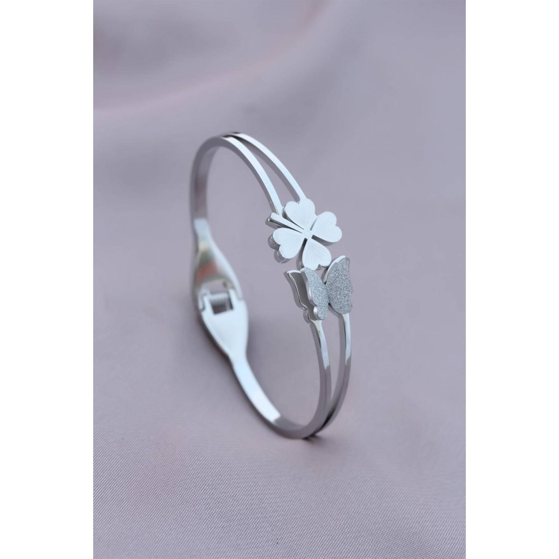 

Женский браслет-манжета с клевером и бабочкой 316L Tarnish Steel Silver Color