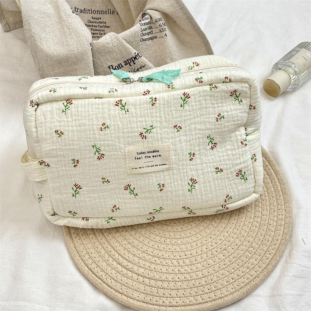 53174 Blue Begonia Large-Capacity Makeup & Toiletry Travel Bag