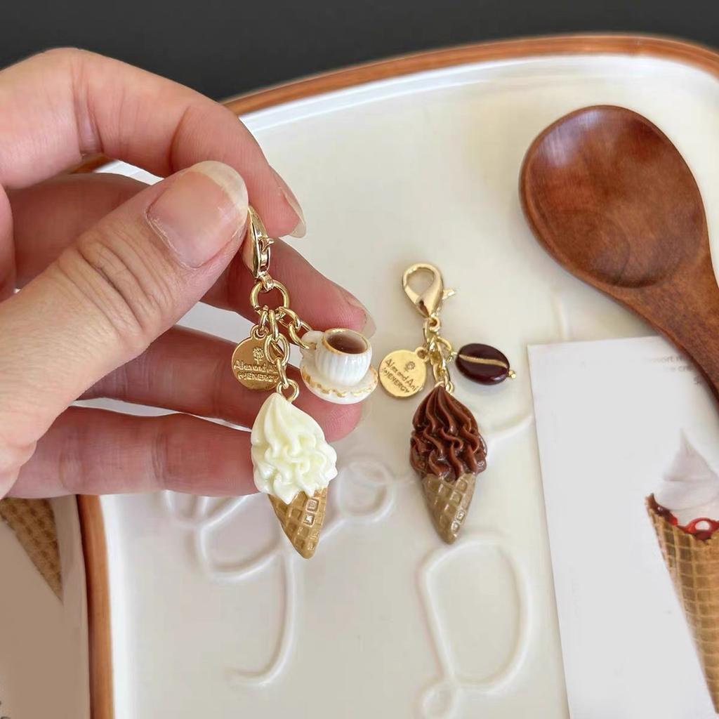 Stylish Original Ice Cream Buckle Keychain Unique Creative Designs Sturdy Alloy Resin Materials for Backpack Decoration